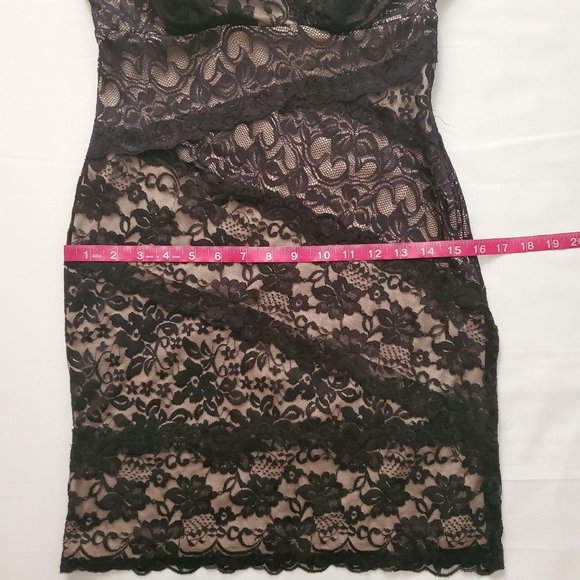 Windsor Women’s Black Scallop Lace Lined Surplice Bodycon Mini Dress Size 9/10 - Picture 5 of 15